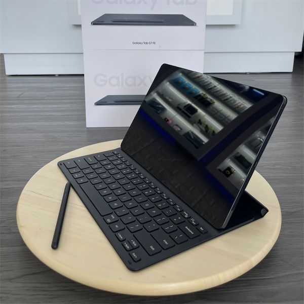 celulares y tabletas - Samsung Tab S7 FE 12.4” Con Teclado Original & Lápiz 