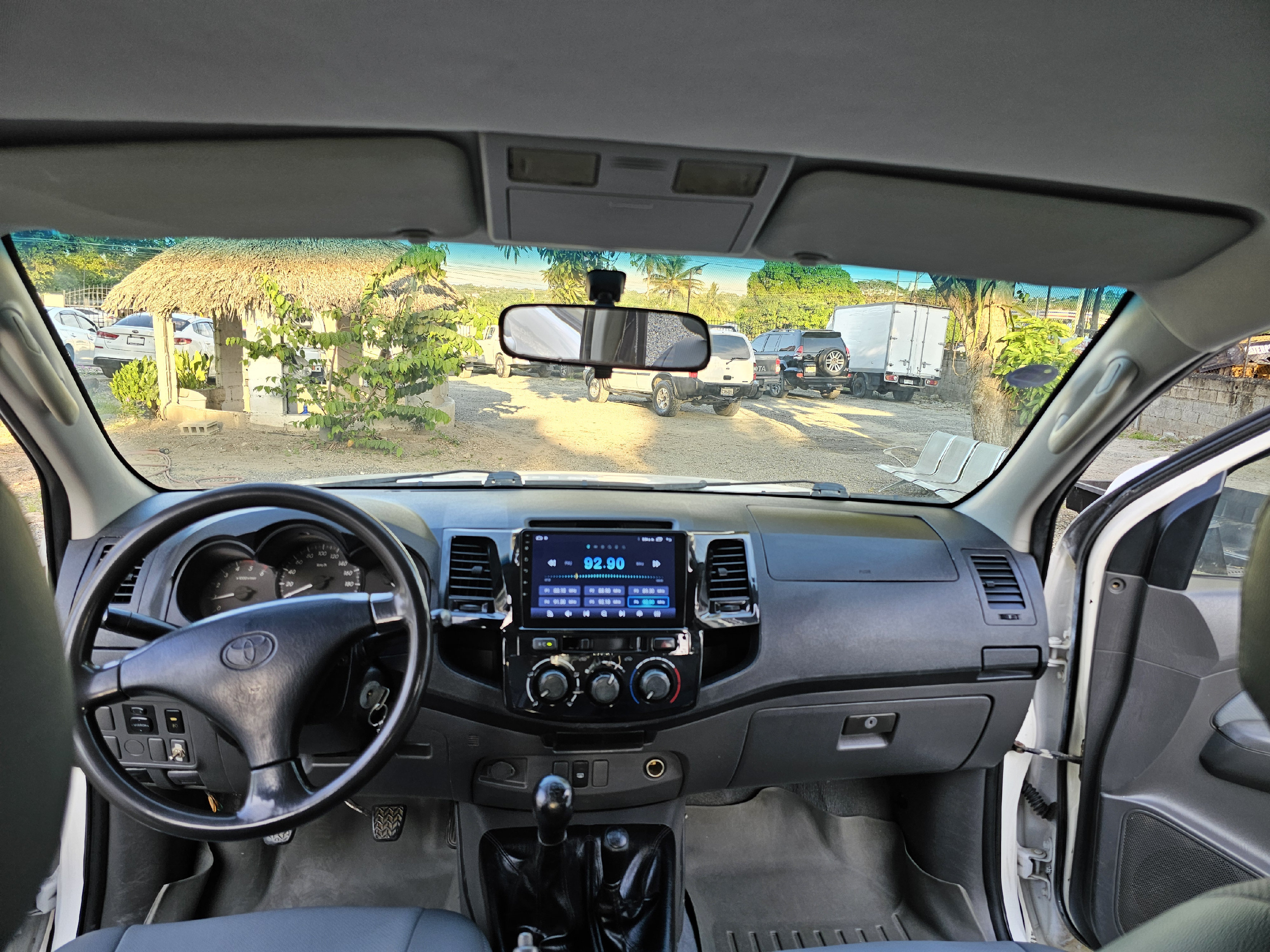 jeepetas y camionetas - Toyota hilux 2015  8