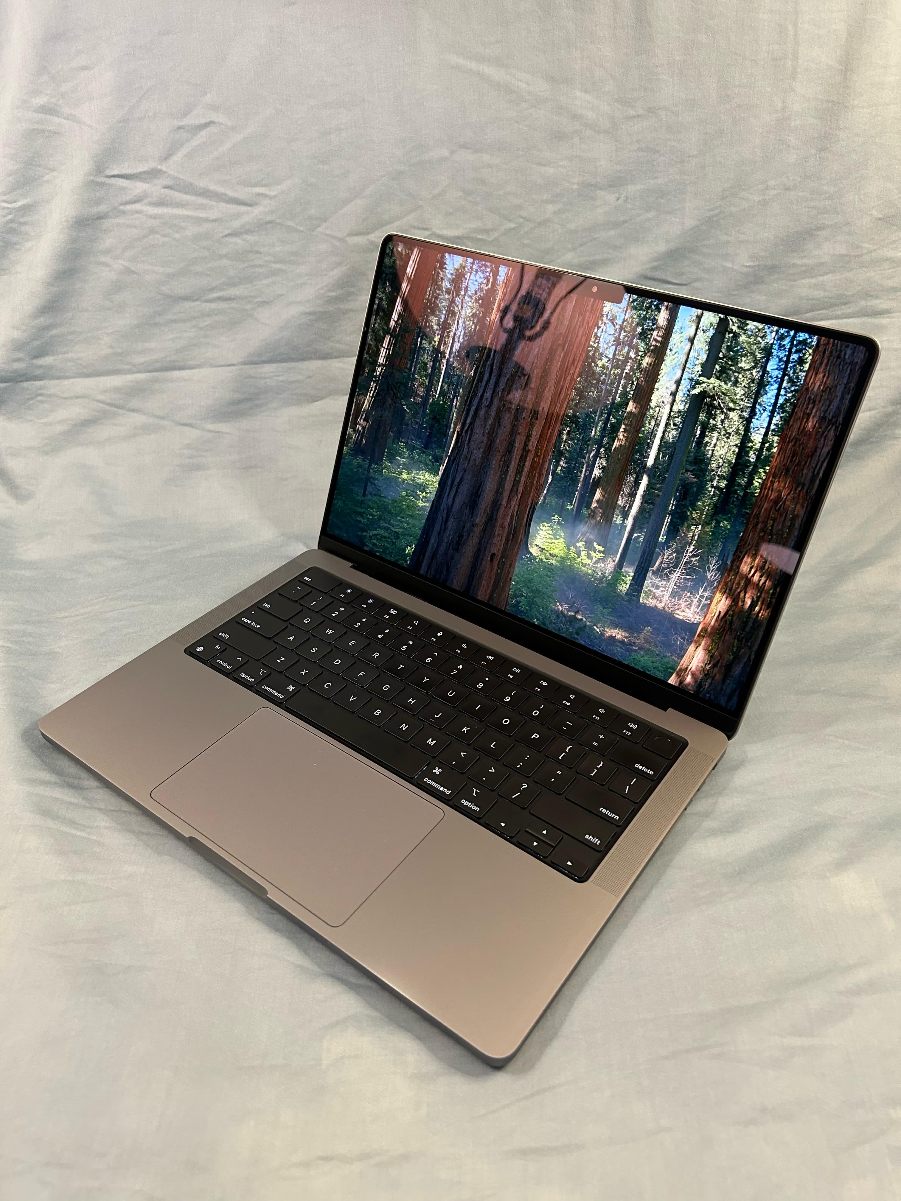 computadoras y laptops - MacBook Pro 14” 2021 Chip M1 Pro de oportunidad 1