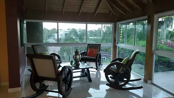 casas - “Tu Palacio Moderno en Dajabón: 1,200 m² de Pura Elegancia” 4