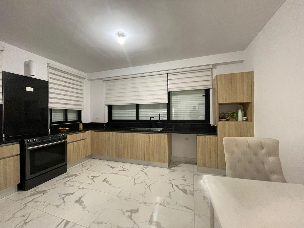 apartamentos - Apartamento en venta o alquiler amueblado (240mts2) 3 hab. en Los Cacicazgos 5