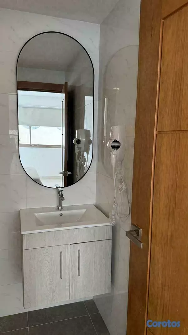 apartamentos - La Julia, Hermoso apartamento para ejecutivo o pareja, excelente Torre 8