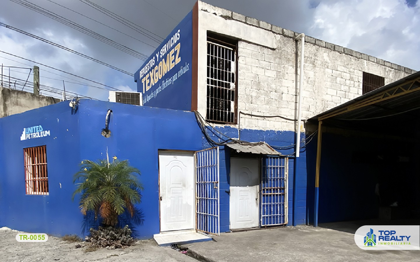 oficinas y locales comerciales - TR-0055: Local comercial en la Monumental casi esquina República De Colombia 4
