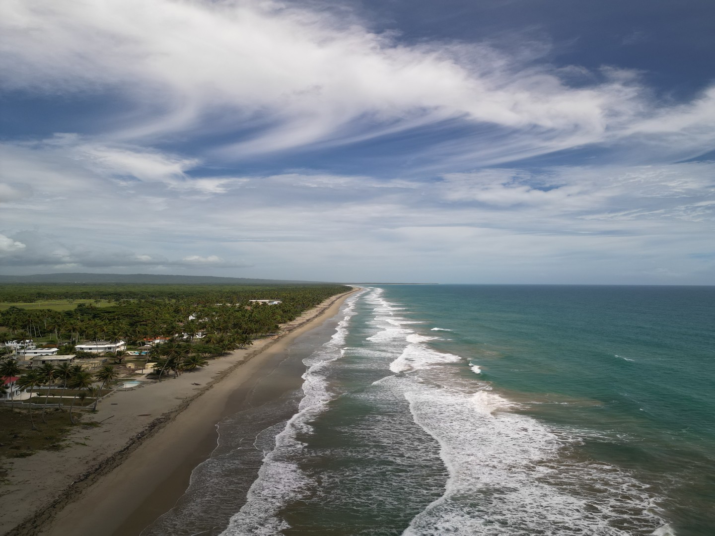 solares y terrenos - Propiedad Frente a la Playa en Gaspar Hernández 1