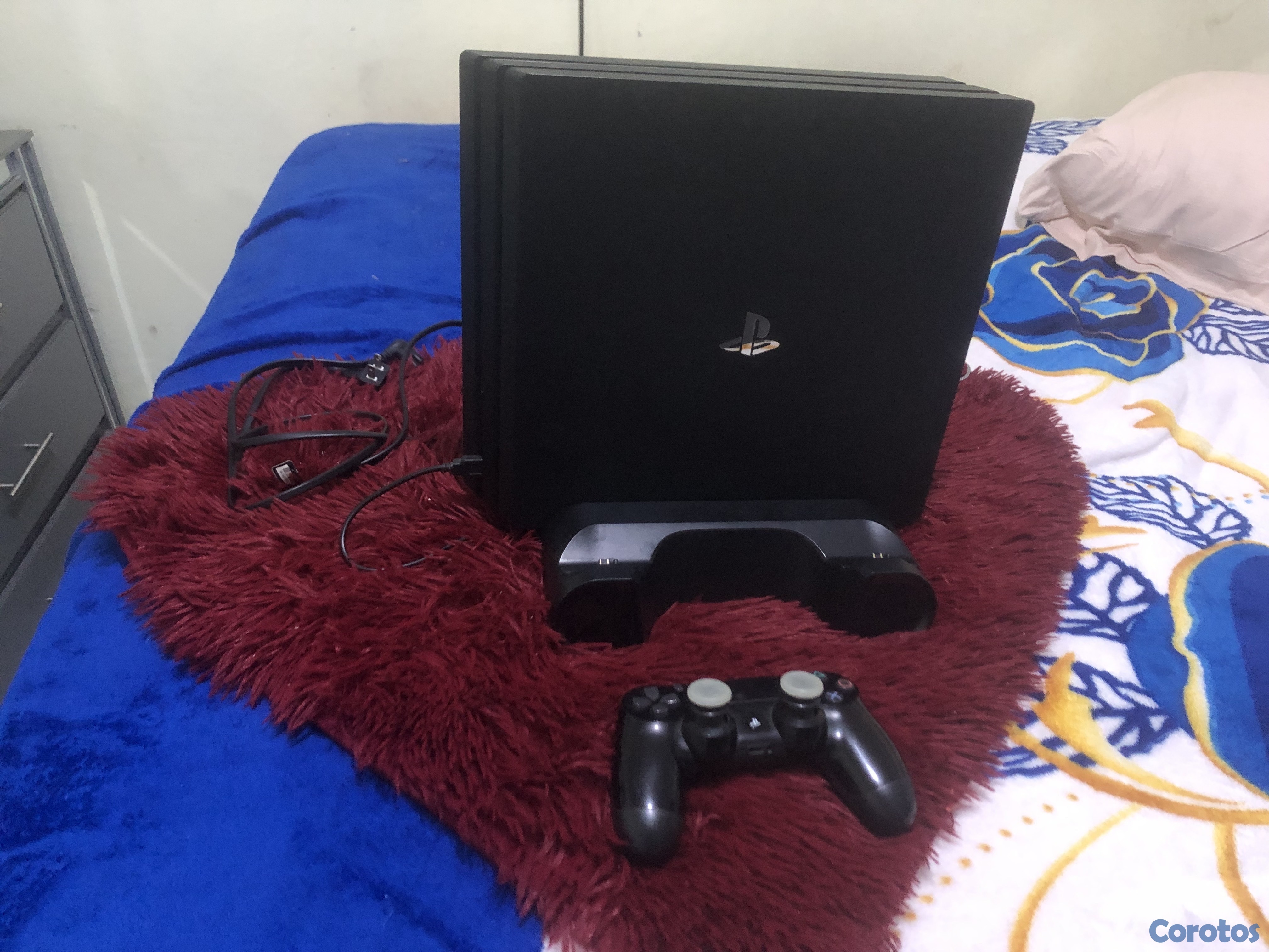 consolas y videojuegos - PS4 Pro en excelente estado 3