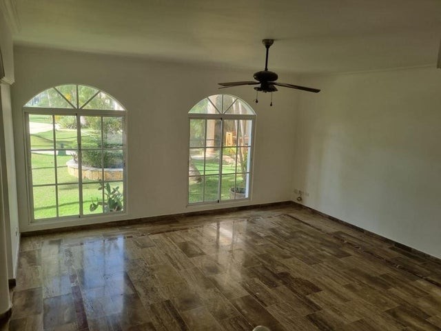 casas vacacionales y villas - Villa en venta Punta Cana #24-328 tres dormitorios, balcón, gimnasio.
 2