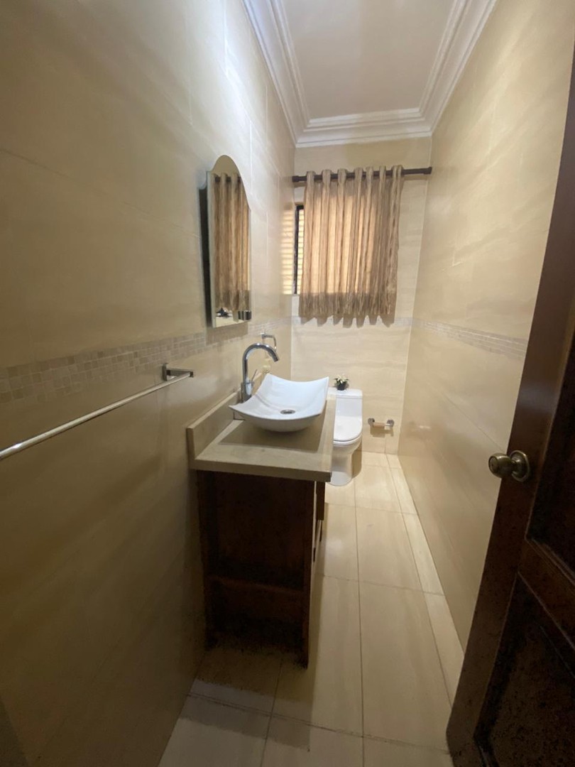 casas - Casa en Venta en residencial cerrado en arroyo Hondo 
Precio: U$S440,000  3