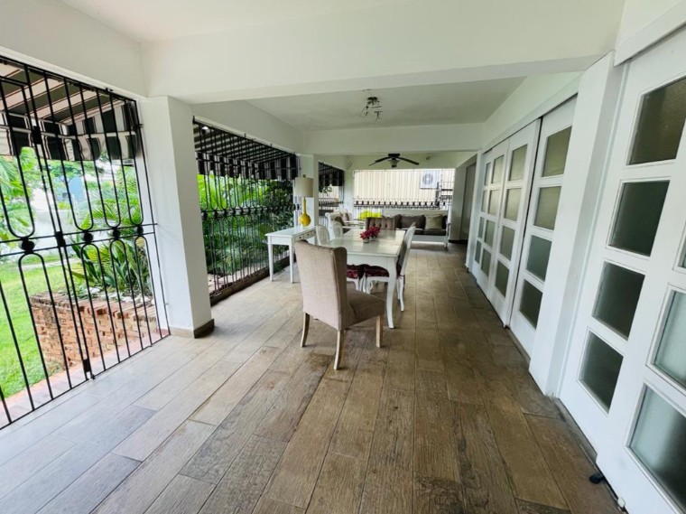 casas - Alquiler de Casa en Urb Fernandez Distrito Nacional 9