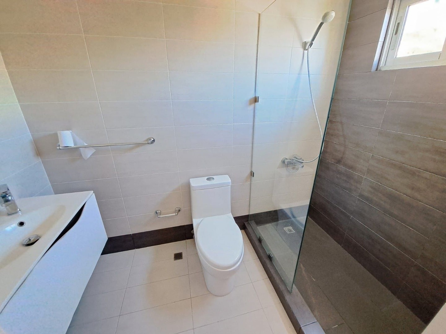 apartamentos - Apartamento en Venta con Línea Blanca
SERRALLÉS
USD 185,000.00
 8