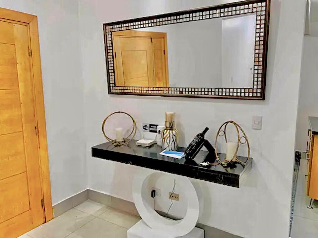 casas - Vivienda con Piscina en Residencial Privado, Llanos de Gurabo 4