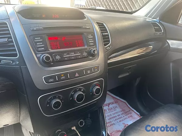 jeepetas y camionetas - Kia Sorento 2015 en Venta 5
