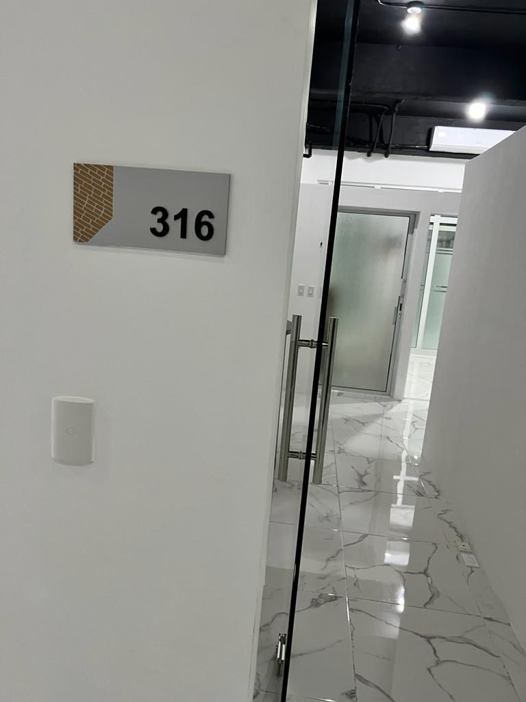 oficinas y locales comerciales - Se alquila  local en Torre profesional Noriega Group, dividido en 5 oficinas. 1