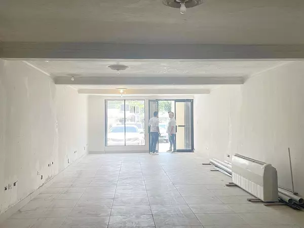oficinas y locales comerciales - Local en Naco Primer nivel 5