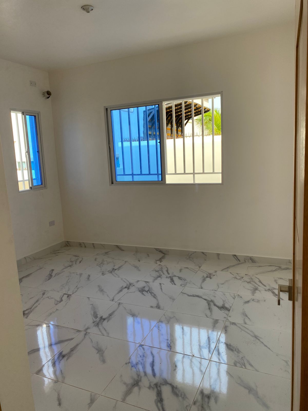 casas - casa de un nivel con piscina en lugar tranquilo 