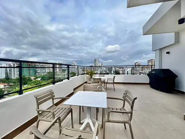 apartamentos - Segundo piso con terraza, Los Cacicazgos, Distrito Nacional (Gerson) 2