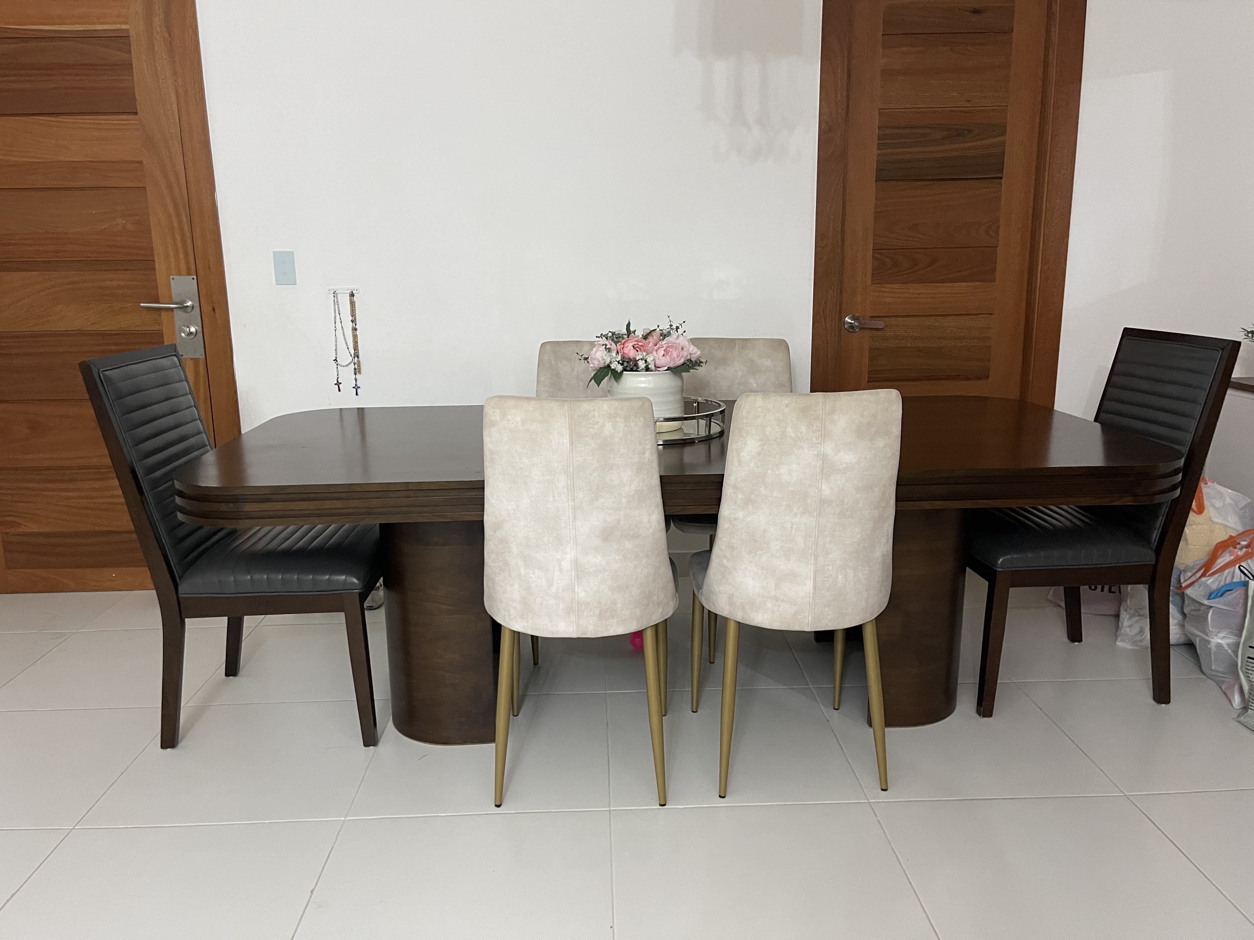 muebles y colchones - Comedor de 8 sillas  1
