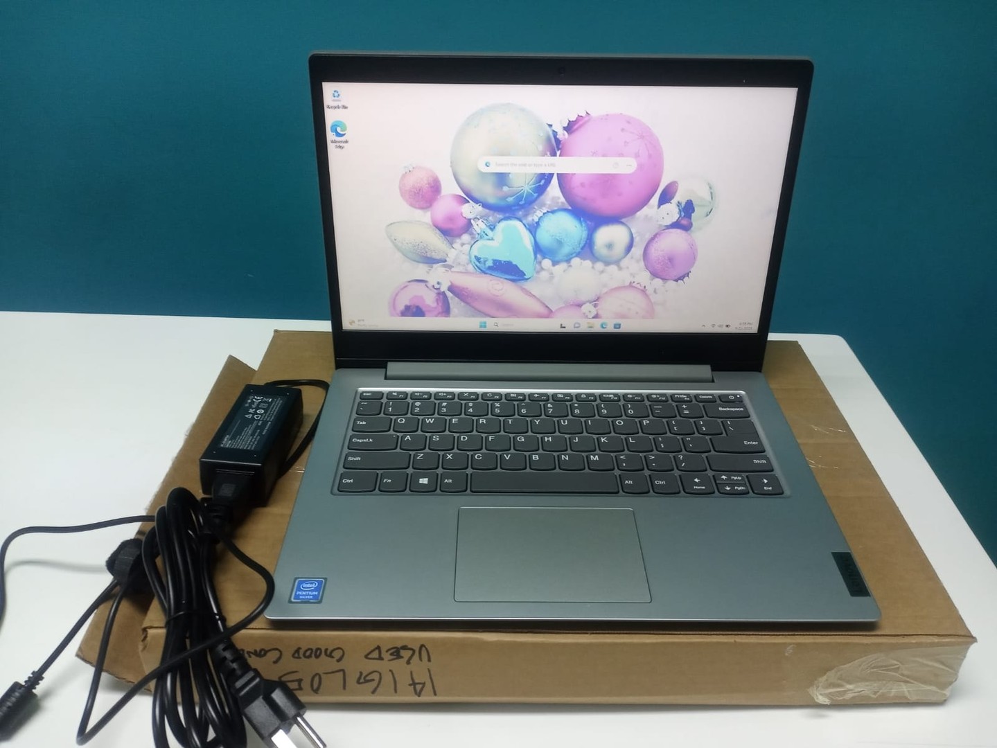 computadoras y laptops - Laptop, Lenovo 81VU / 10th Gen, Intel Pentium N5030 / 4GB DDR4 / 128GB SSD/ Refu