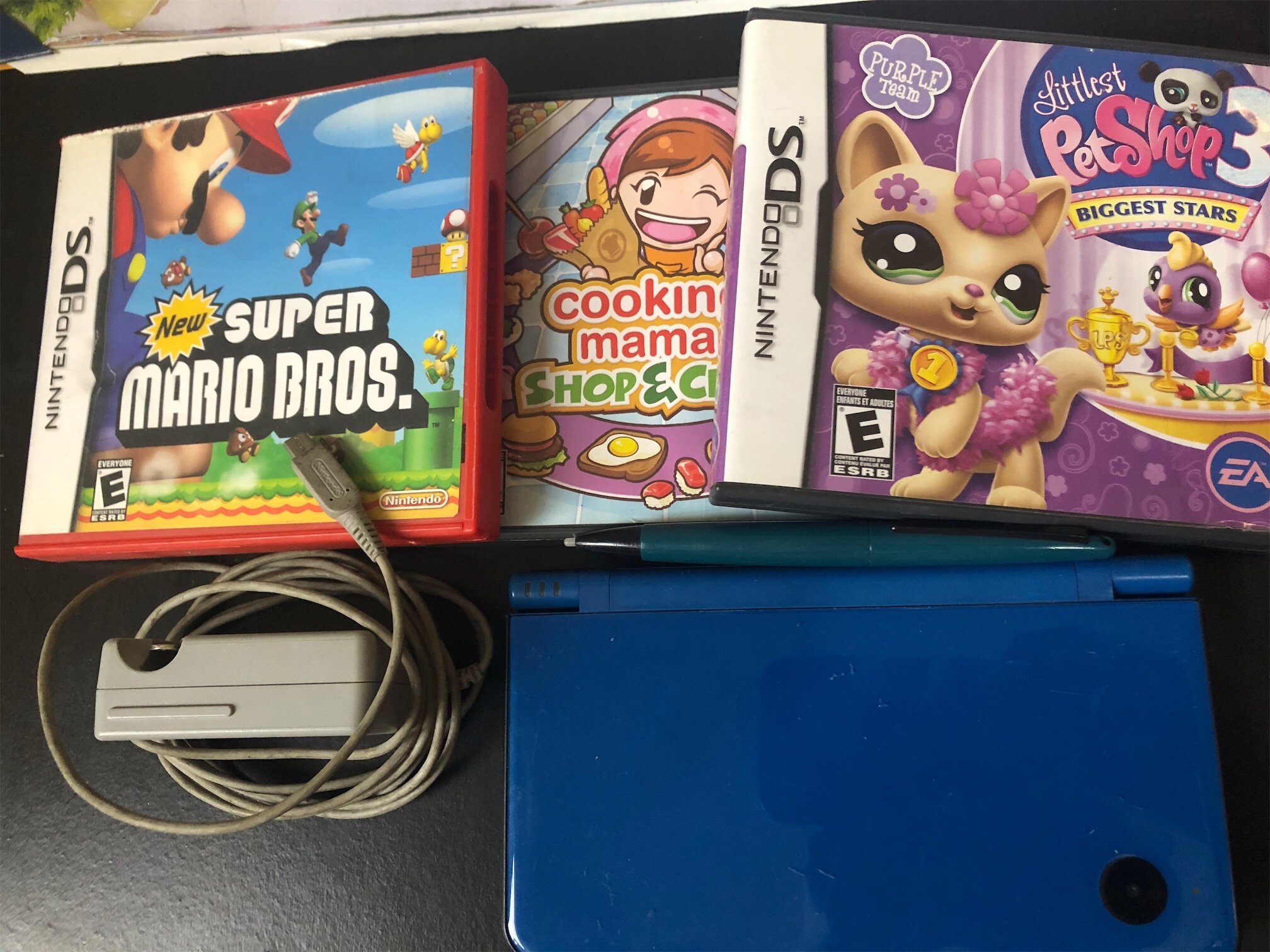 consolas y videojuegos - Vendo Nintendo DS XL