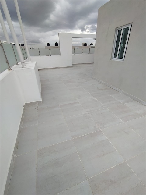 apartamentos - Venta de apartamento 4to piso con terraza y 221mts próximo avenida España  7