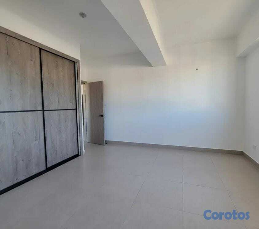 apartamentos - En Torre Moderna con Balcón y 2 parqueo techado 4