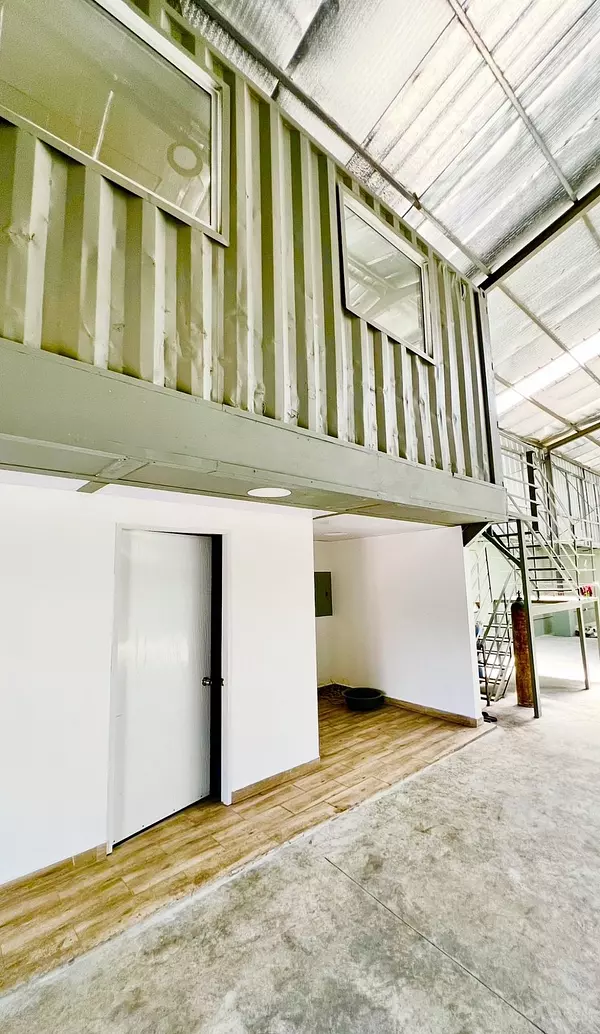 oficinas y locales comerciales - Alquiler nave céntrica en ensanche la Fe 7