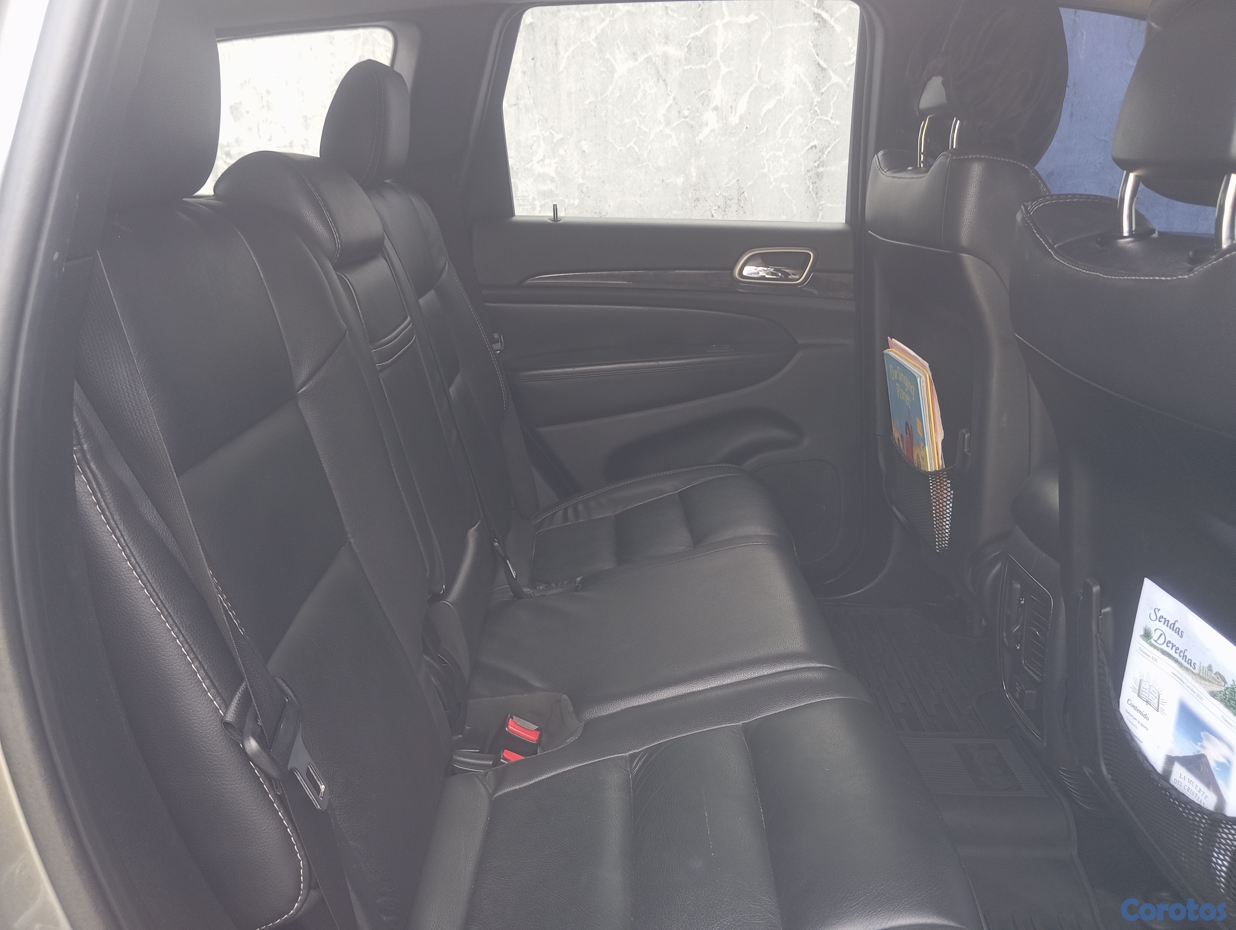 jeepetas y camionetas - Jeep Gran Cherokee 2012 en excelentes condiciones 6