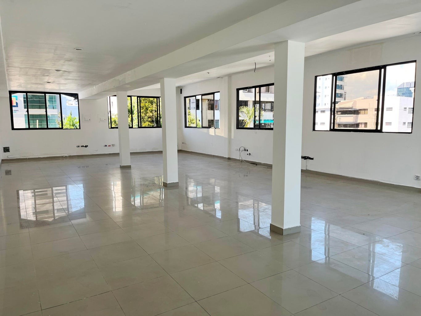 oficinas y locales comerciales - Local Comercial Alquiler en Piantini