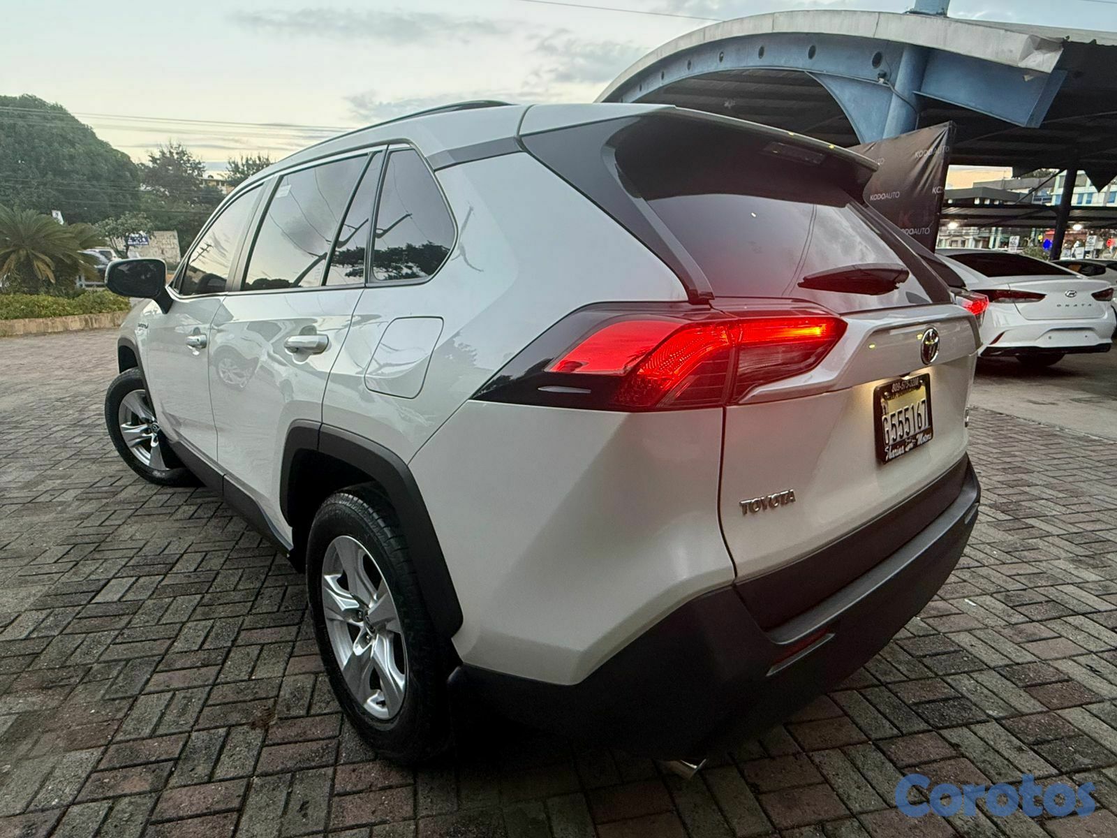 jeepetas y camionetas - Toyota rav4 2022 híbrida  8