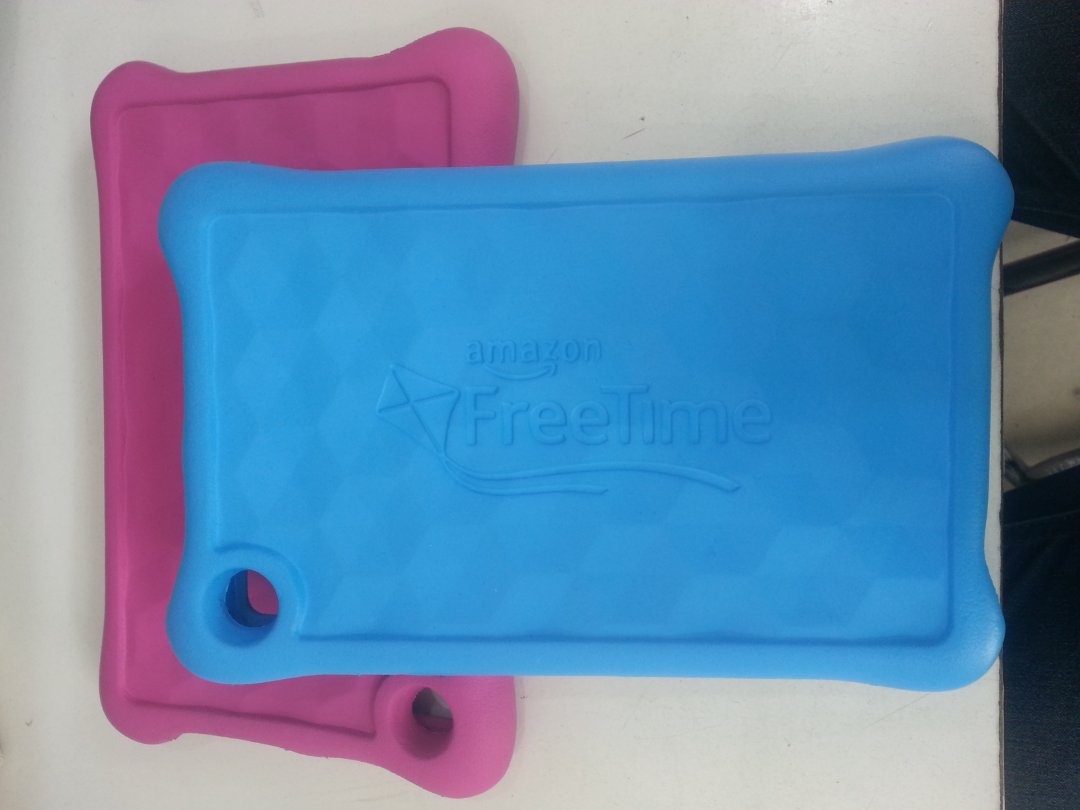 accesorios para electronica - cover de celulares y forro de table 10