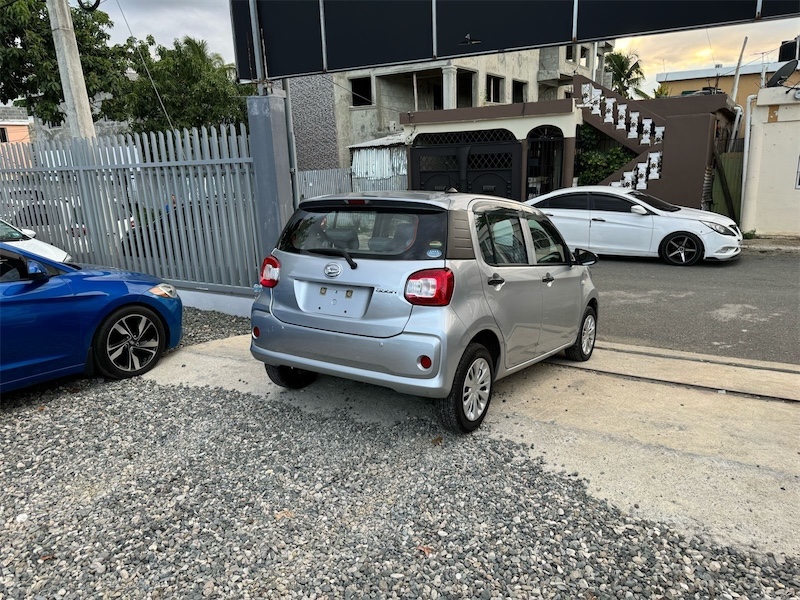 carros - •Auto 🚘: Daihatsu Boon 2018 (Passo). 3