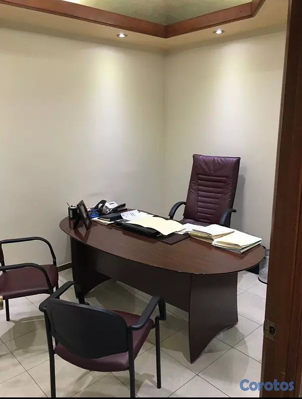 oficinas y locales comerciales - LOCAL EN PLAZA COMERCIAL VENTA 9