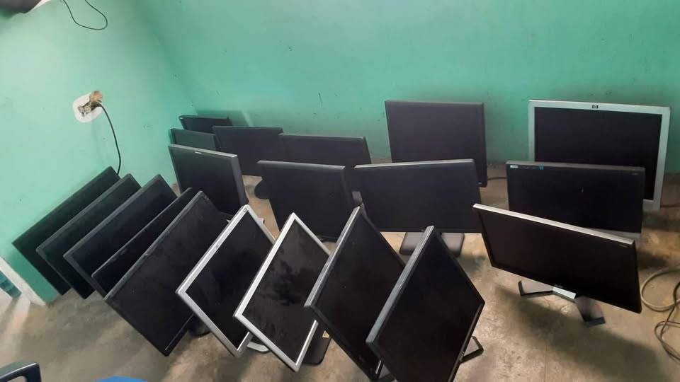 computadoras y laptops - LIQUIDACION DE MONITORES 17-19-22-23 6