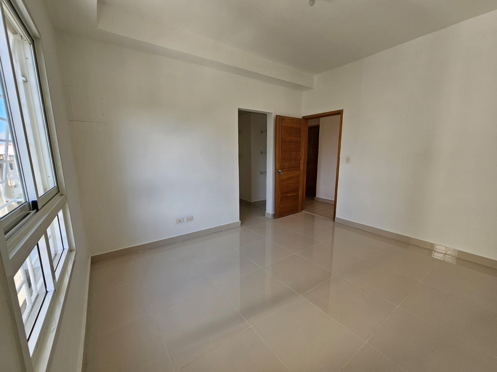 apartamentos - Alquiló en el millon piso 4 apartamento precio dos 10
