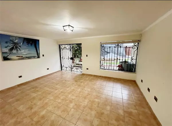 casas - Propiedad en arroyo hondo  5