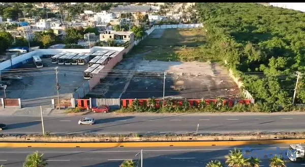 solares y terrenos - Terreno de 10,000 m² en la Av. Las Américas Ideal  1
