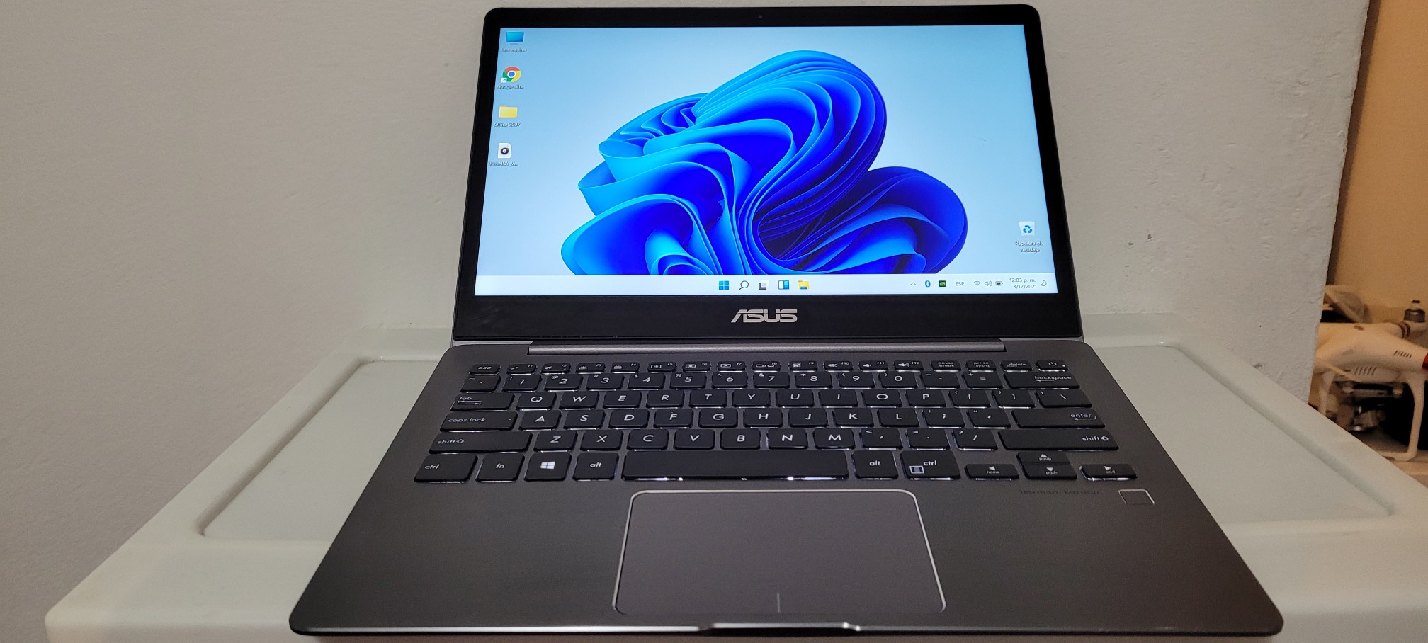 computadoras y laptops - Laptop Asus Slim 14 Pulg Core i5 8va Gen Ram 8gb ddr4 Disco 256gb SSD nvidea 2gb