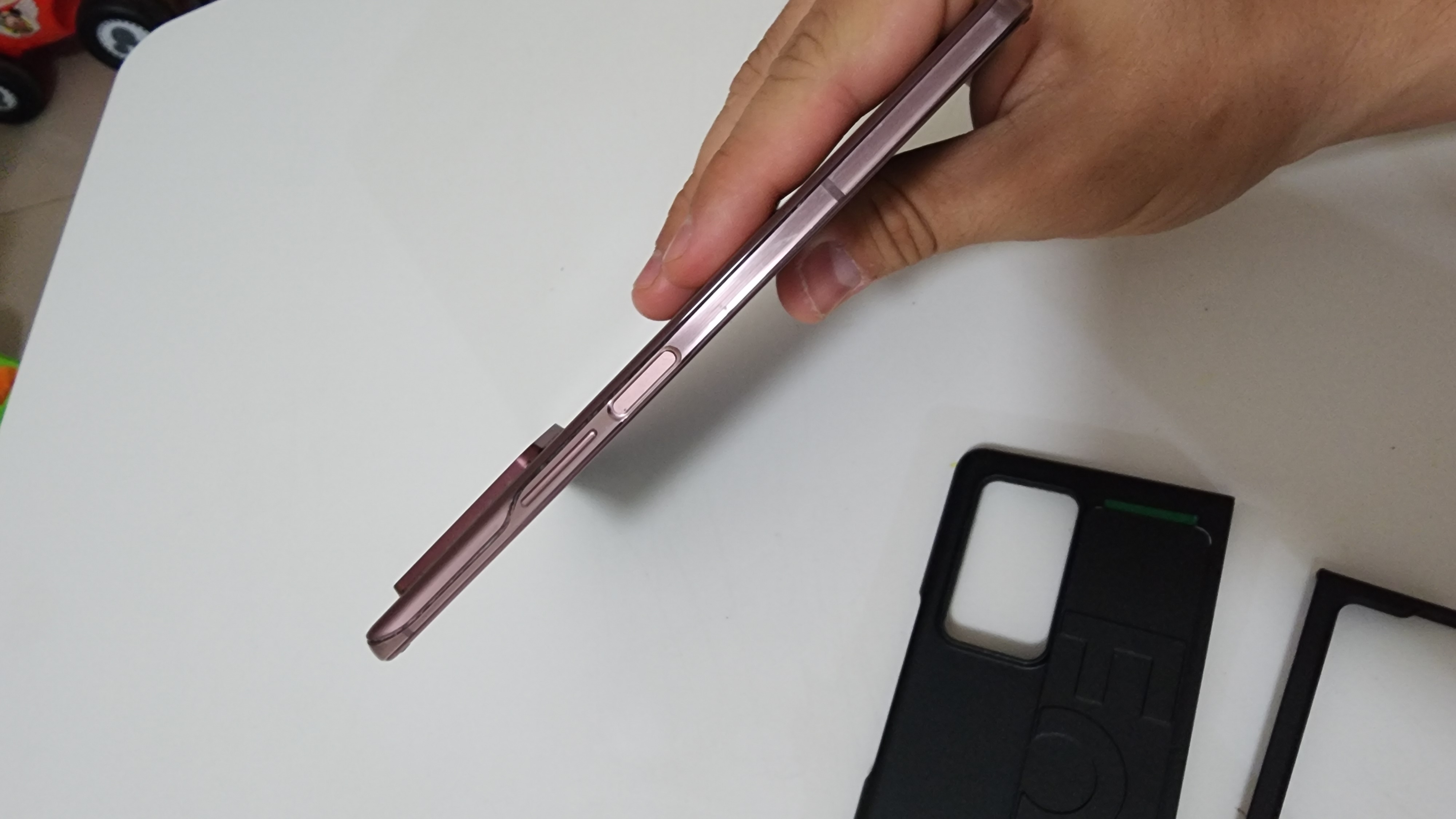 celulares y tabletas - Galaxy Fold 2 en buenas condiciones , funciona todo normal.  sin cargador 8