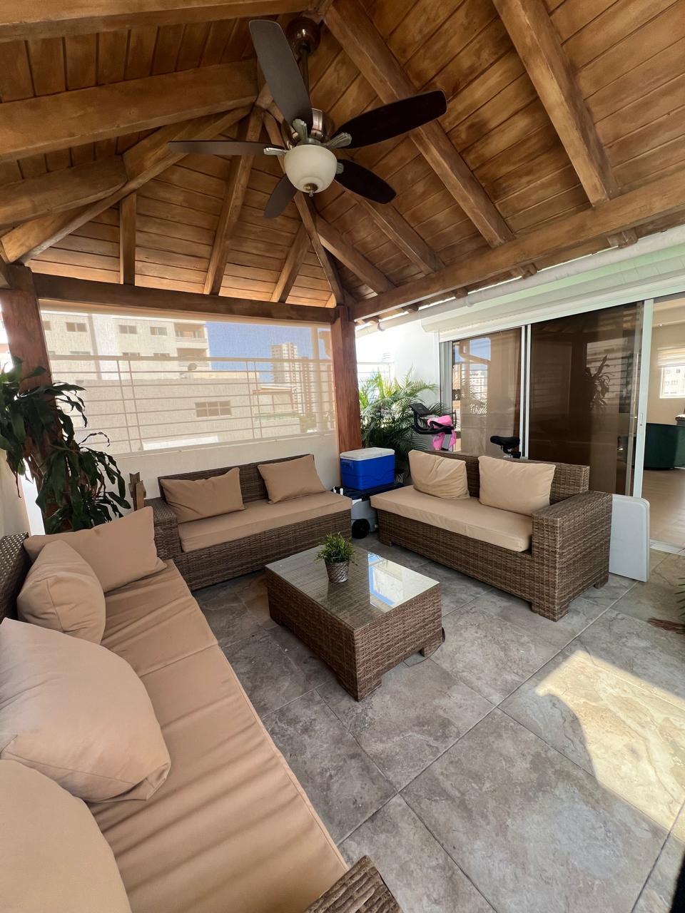 apartamentos - Vendo Ph urbanización real tres hab con baño dos p
