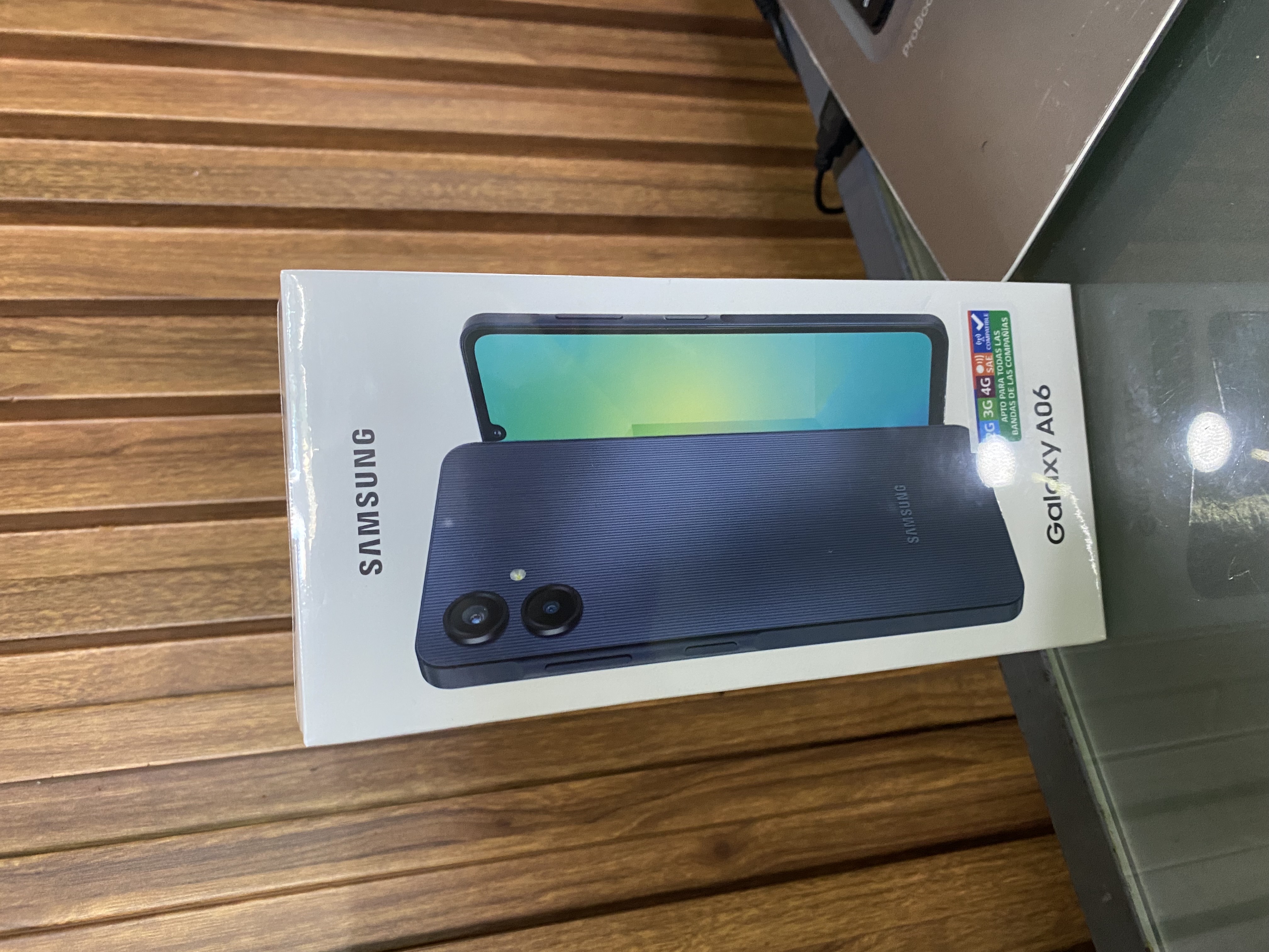celulares y tabletas - Samsung A06 128GB  1