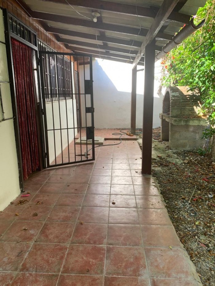 casas - Vendo  Casa a pocos minutos de la Costa en Boca Chica