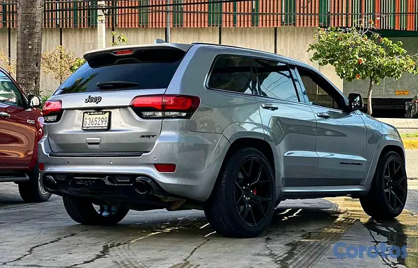 jeepetas y camionetas - Tienda de vehículos. 10