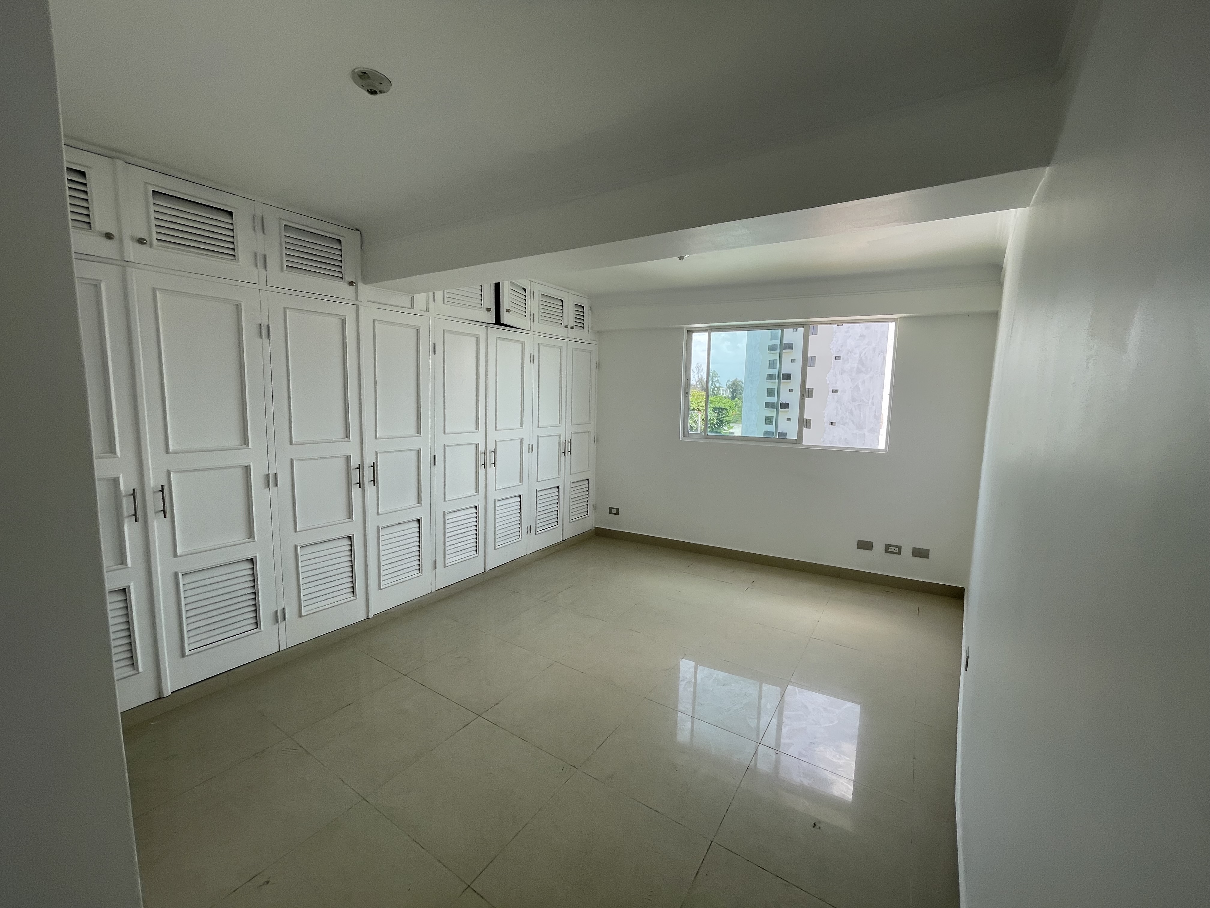 apartamentos - Apartamento de 3 habitaciones en Renacimiento, Santo Domingo  8