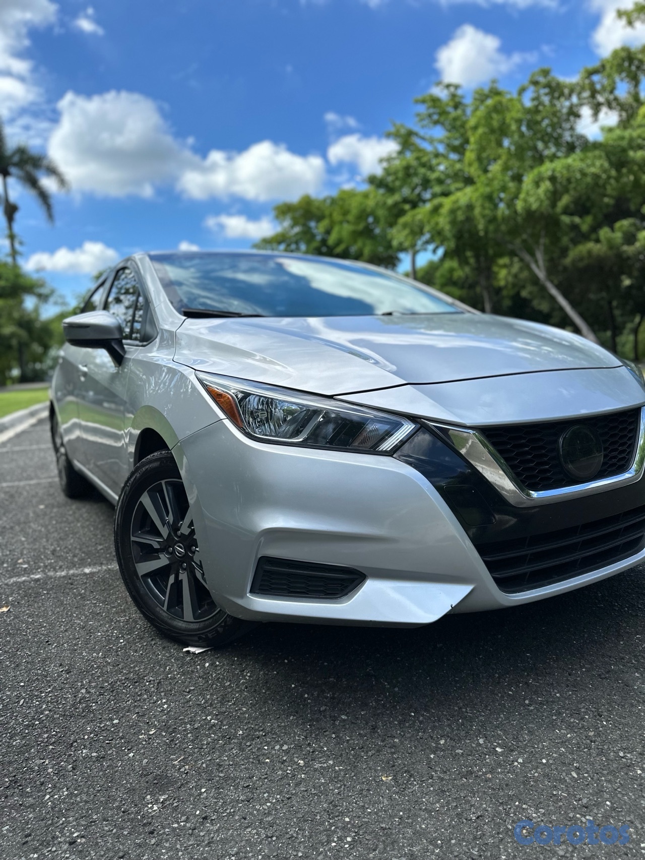 carros - Nissan Versa  8