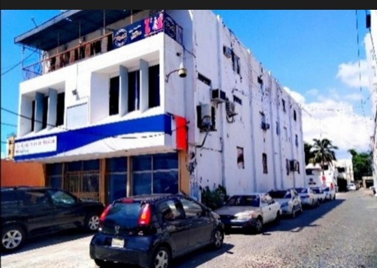 oficinas y locales comerciales - Vendo Edificio con 15 locales comerciales 27 de Febrero Sector Evaristo Morales