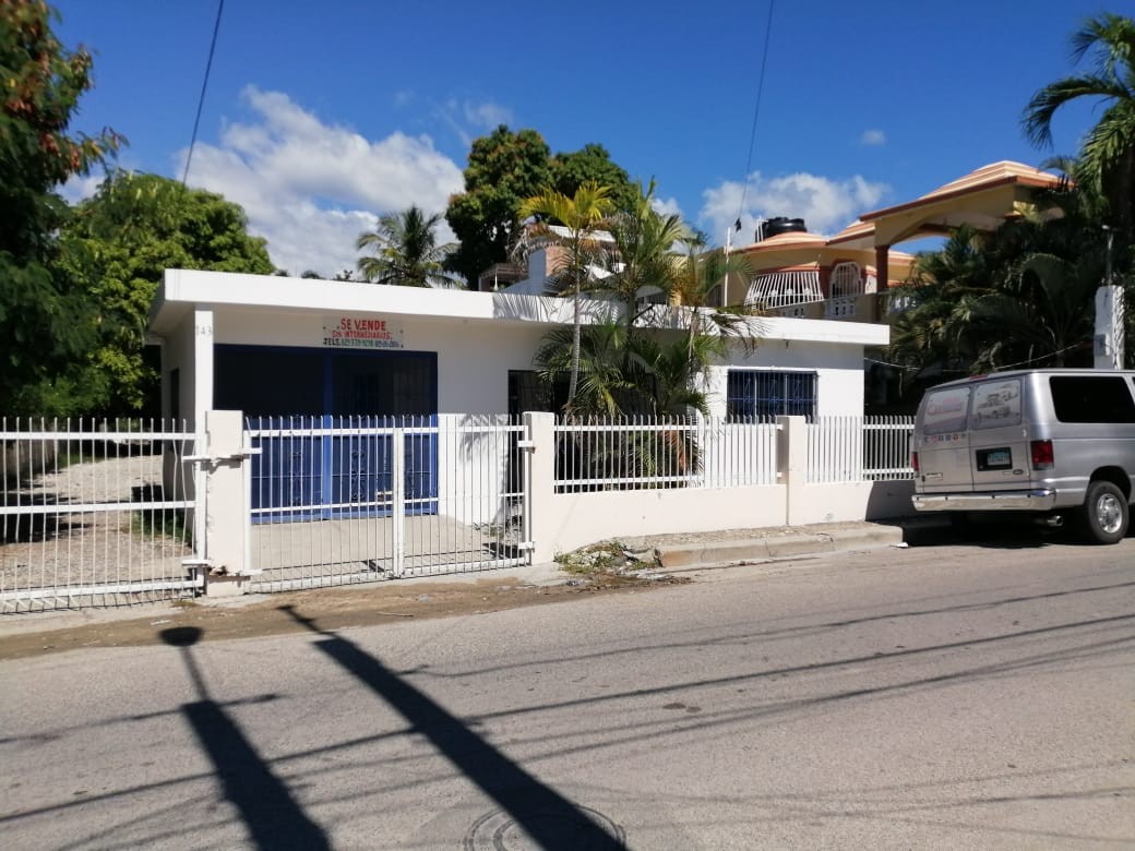 Casa en venta Sector Simón Stridel, Azua.