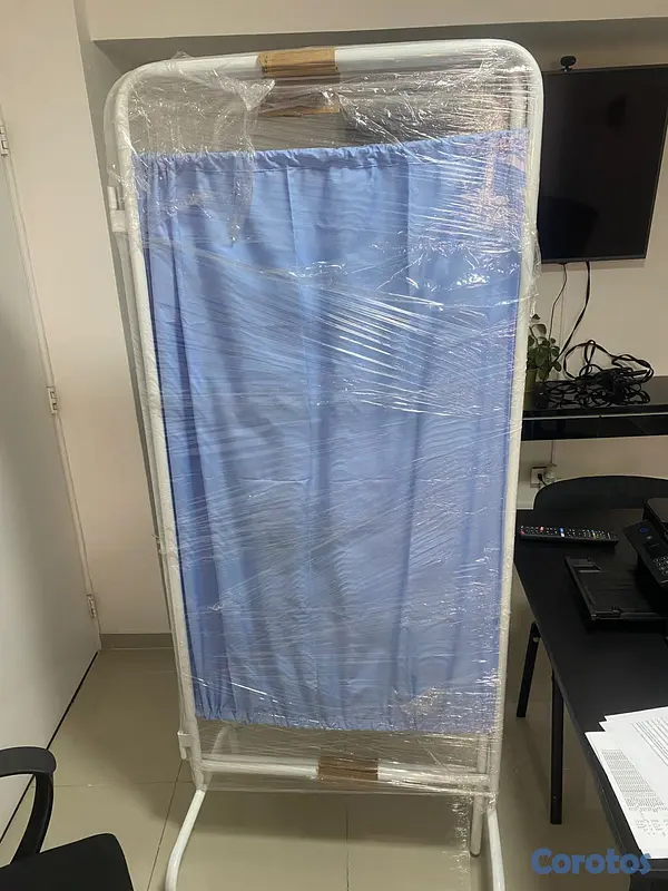 Salud y Equipamiento Médico - Mampara división consultorio 2