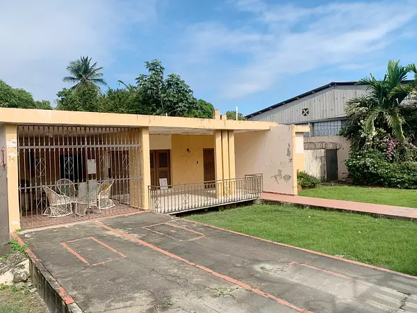 casas - Propiedad comercial en venta  2