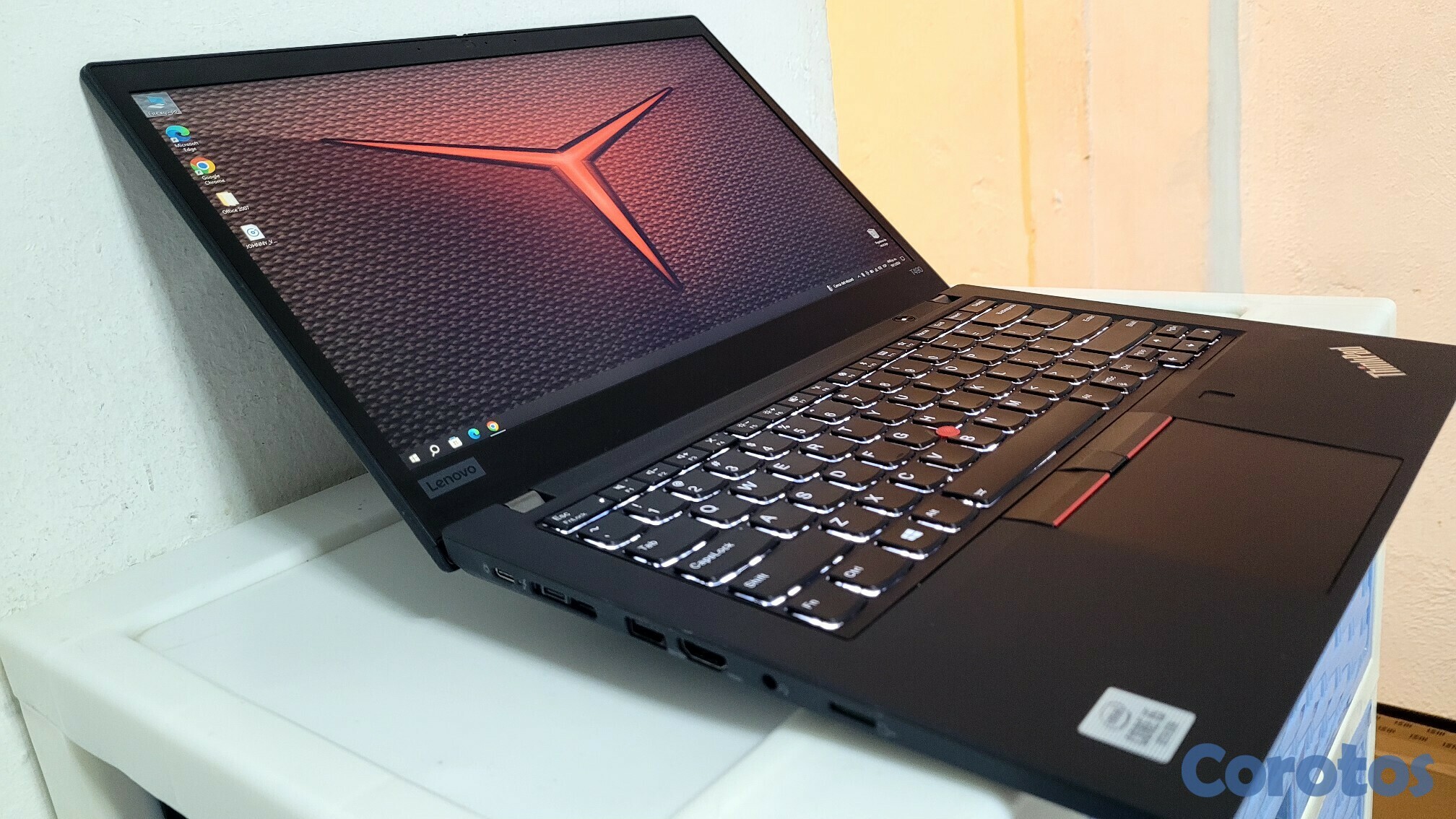computadoras y laptops - Lenovo Slim T490 14 Pulg Core i5 8va Gen Ram 16gb ddr4 Disco 256gb SSD Video 8gb 2