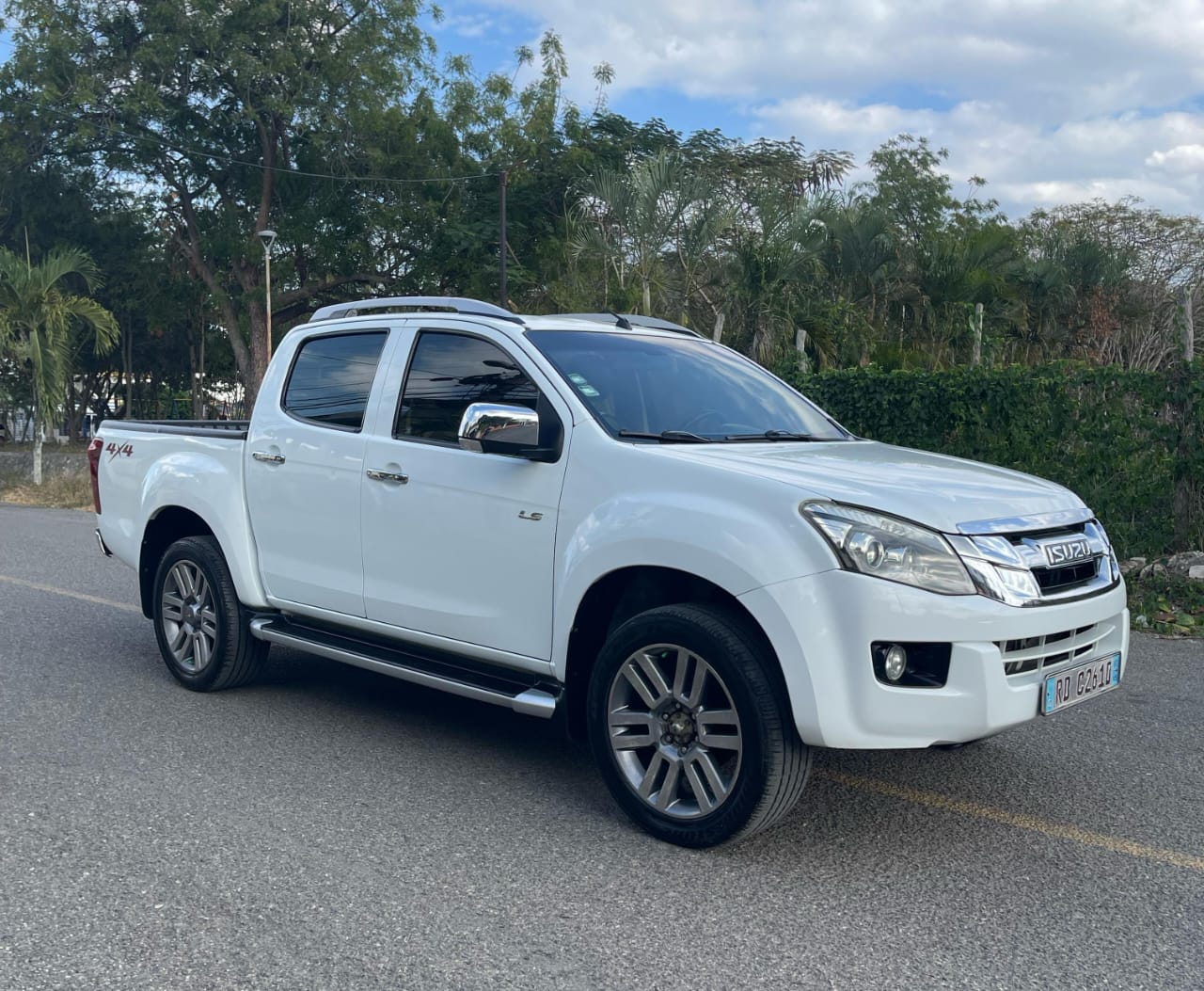 jeepetas y camionetas - Isuzu dmax 2013 1