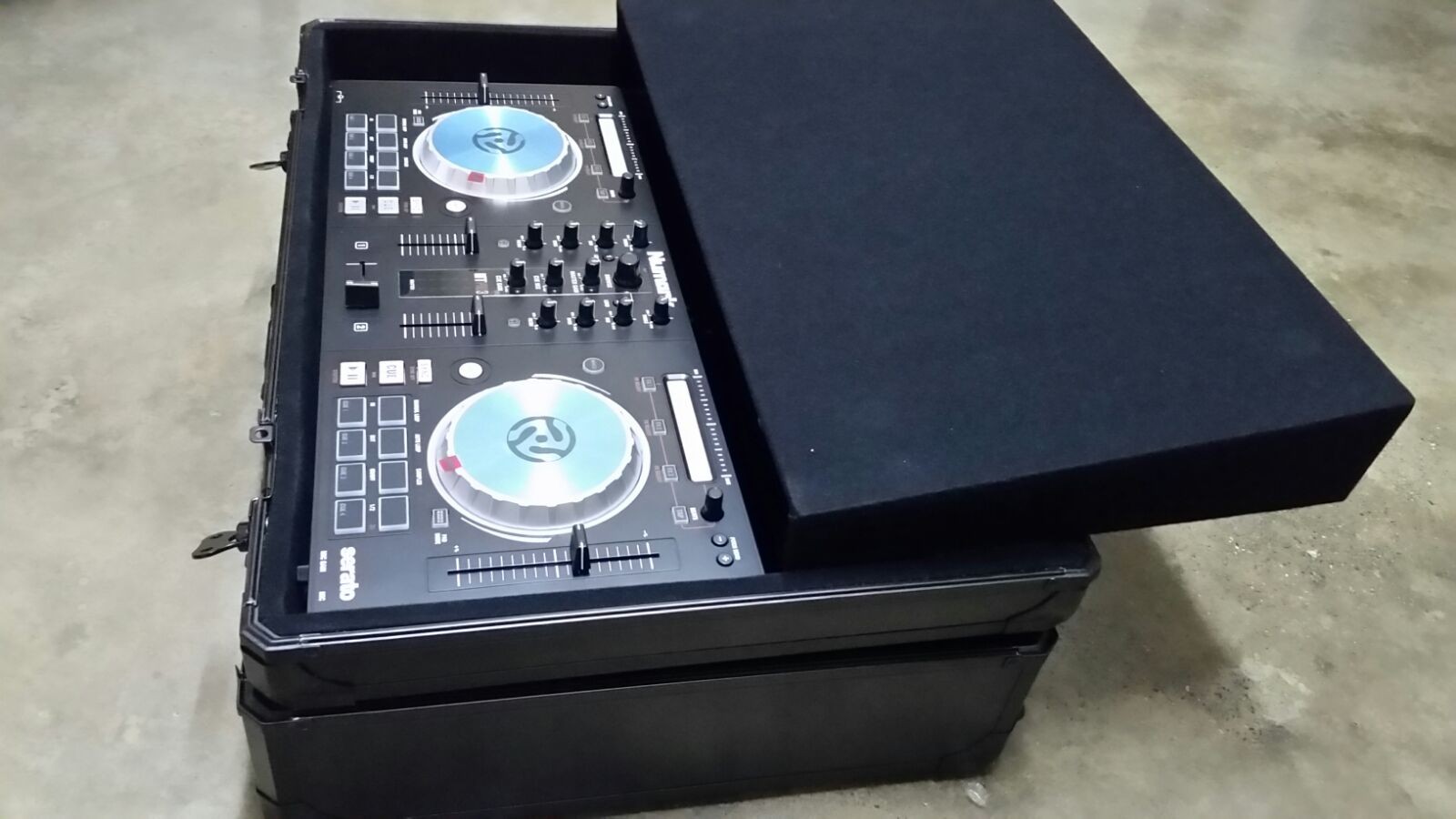 Consola Platos DJ Mixer Factory Controladora Pioneer max Samsiph gb tb pro clean 3